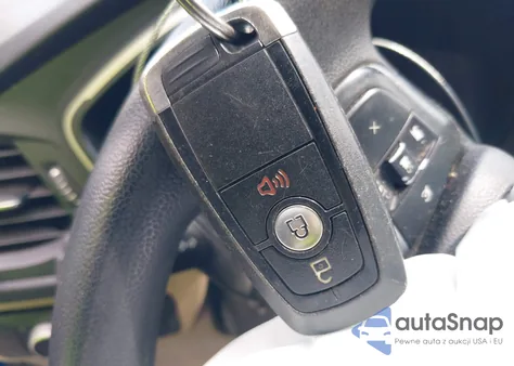 2020 Ford Escape Se z USA, uszkodzony, nr VIN 1FMCU0G69LUA21918